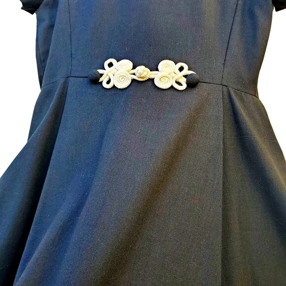 60s Black Dress Linen Wrap Soutache Ribbon Frog Buttons Union Label Size 8 - Picture 14 of 14
